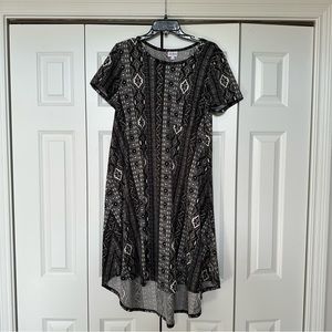 Small Lularoe Carly Shift Dress